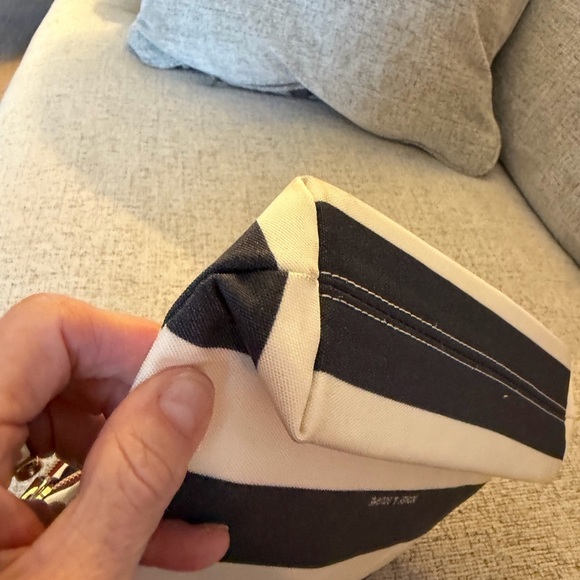 Dooney & Bourke Navy, Red,& Cream Striped Canvas Crossbody Bag EUC 10x101/2 - Picture 8 of 14